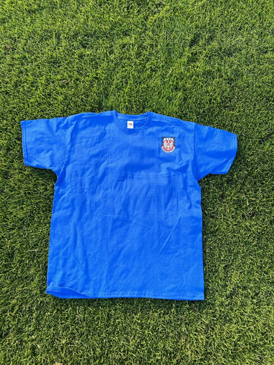 T-Shirt mit selbstgewähltem Druck in blau, weiß, grau und schwarz